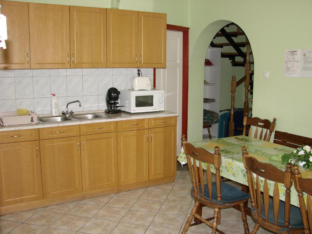 Benkő Vendégház Kiskutas Kültér fotó