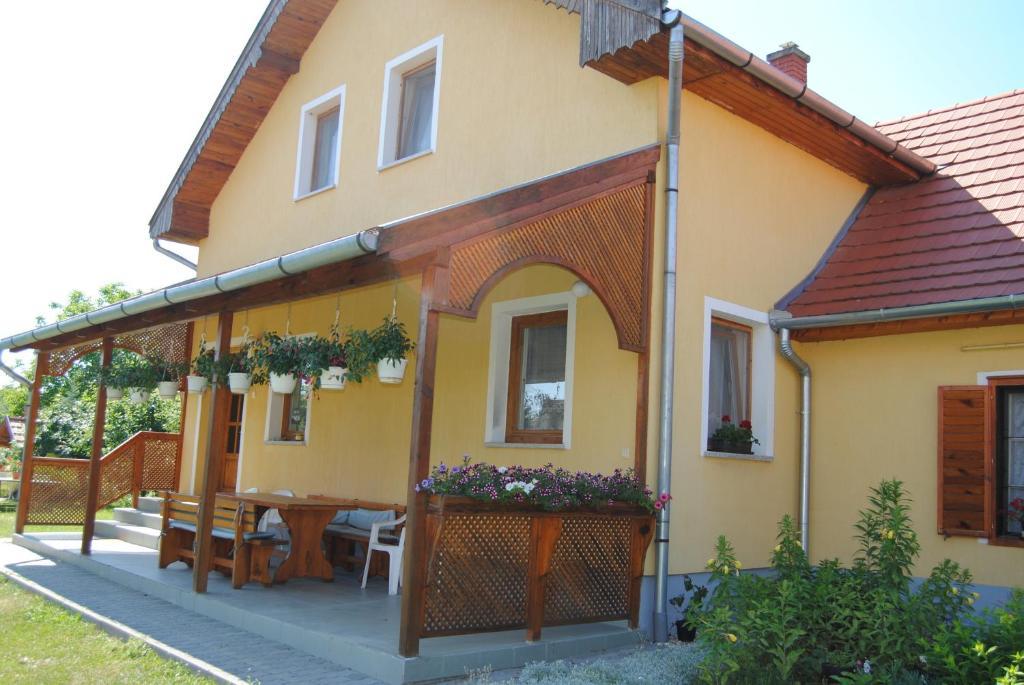 Benkő Vendégház Kiskutas Kültér fotó